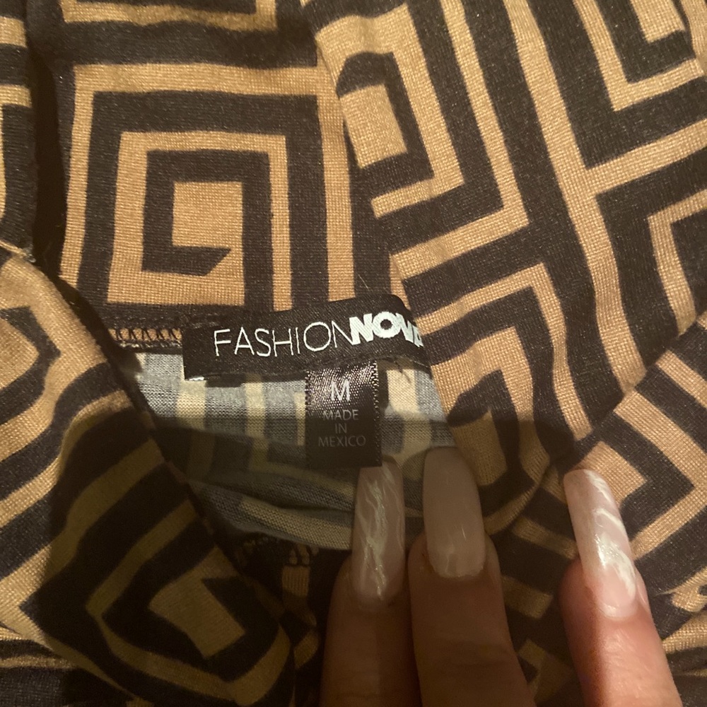 Bretel skirt, from fasion nova. Medium size